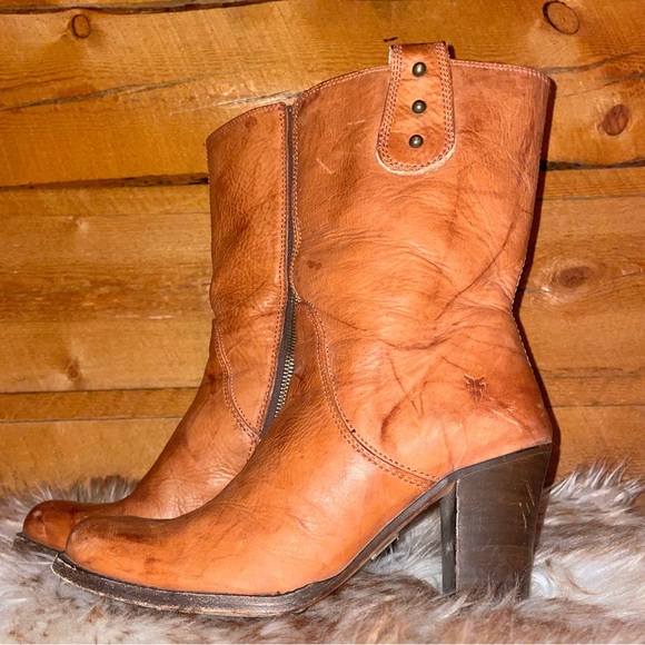 FRYE | Julia Campus Cognac Boots - Picture 5 of 12